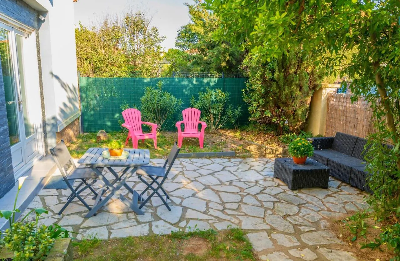 Studio Au Calme Tout Confort Proche Des Plages - Jardin Wifi Parking Frejus Apartment